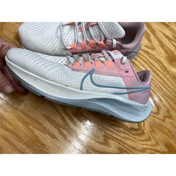 Nike Air Zoom Pegasus 38 Sneaker Women 8 White Pink Running Shoes CW7358-103 S25 - Picture 3 of 12